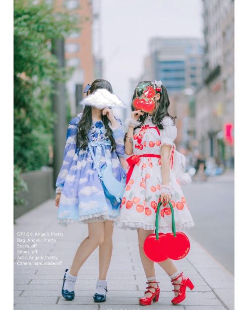  An almost forgotten picture of Yue and I from 3, almost 4 years ago! I really like the street snap 