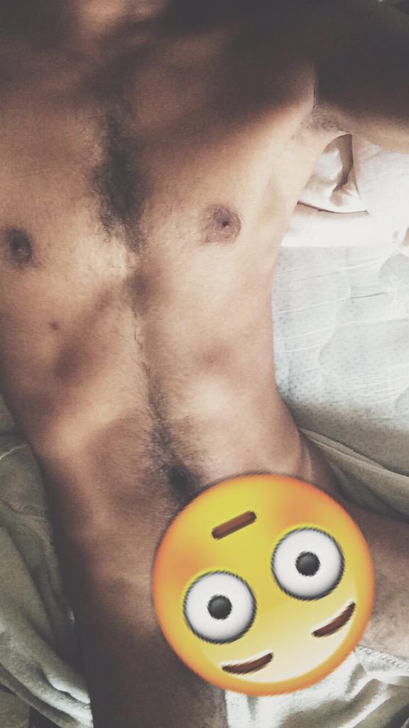 hornyarabmen:  Naughty Emirati from Abu Dhabi. He’s into daddies. That treasure