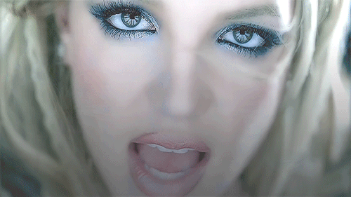 foreverbritney: Here I go, on my own. I don’t need nobody, better off alone.