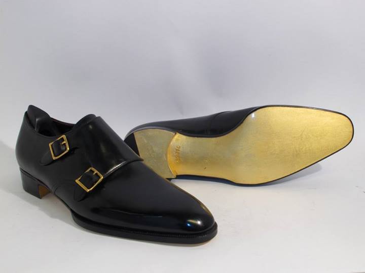 saintcrispinsblessing:  John Lobb Paris bespoke. 18k Gold sole. 
