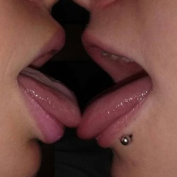 artificialdeathh:  can this please be the new profile picture because I adore this more than words can say. 👅 by skin.darling http://ift.tt/1r0JWAc