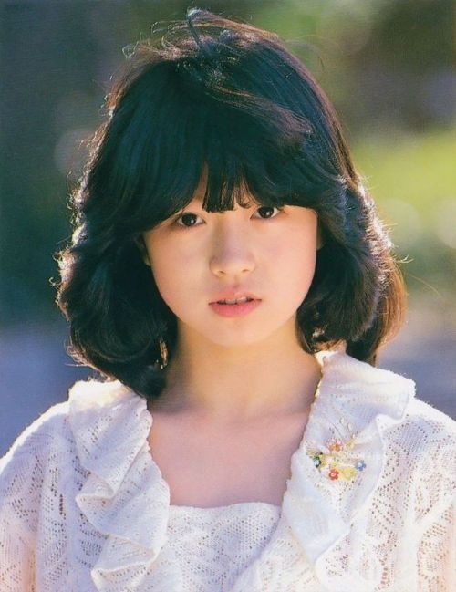 Akina Nakamori