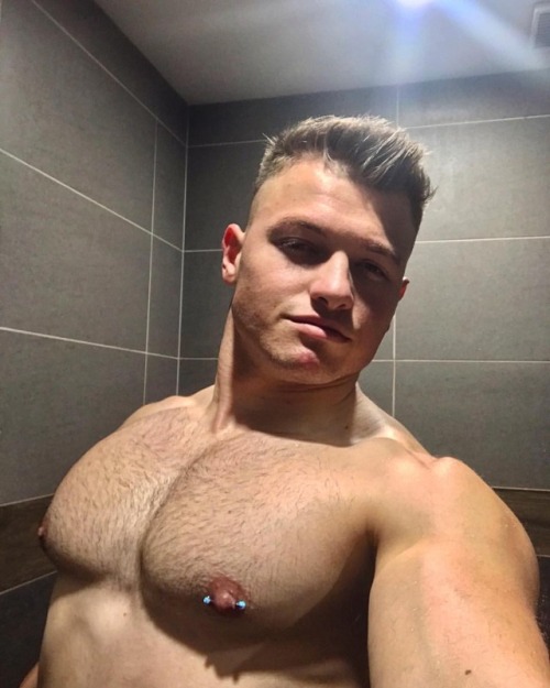 Porn maxsmall:Chest day is always a success 😈💪🏽 photos