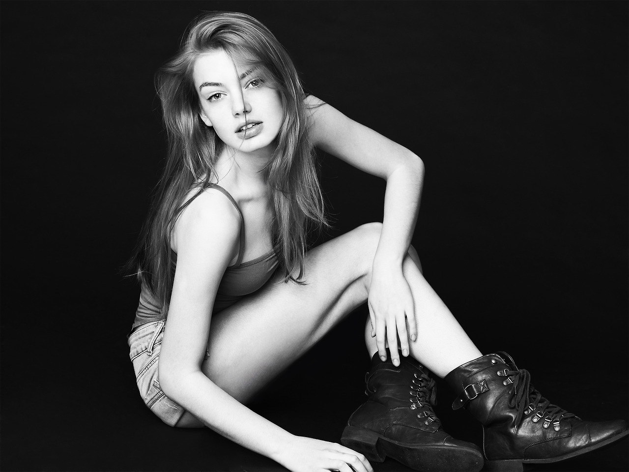 not-a-pretty-girl:  Hanna Verhees 