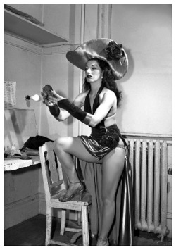 Vivienne Morgan      Aka. “The Lady From Park Avenue”.. Vintage Photo From