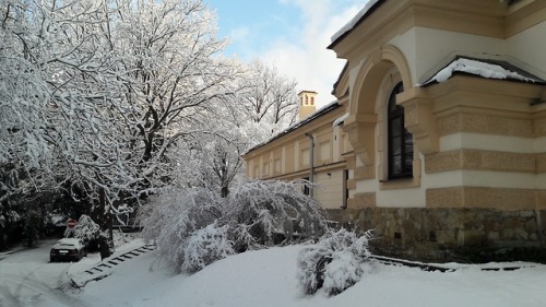 #Poland, #Krasiczyn #Castle, Former Coachouse in #winter#Zamek Krasiczyn, Powozownia #zimą