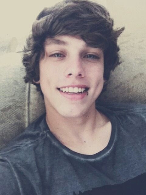 prettygayboys:  similar posts: here