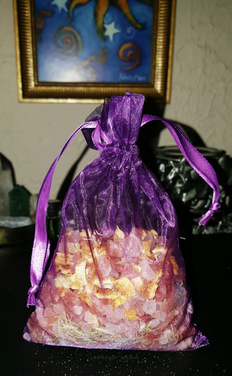 cosmic-witch: Refresh & Renew Shower Sachet  A sachet meant to cleanse one’s self and invite pos