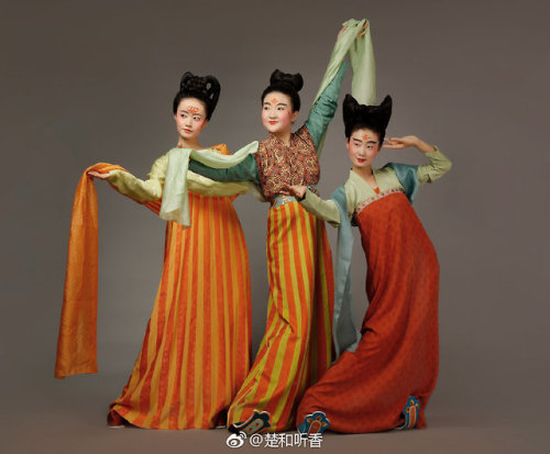 dressesofchina: Recreated  dancers based on Tang dynasty dolls