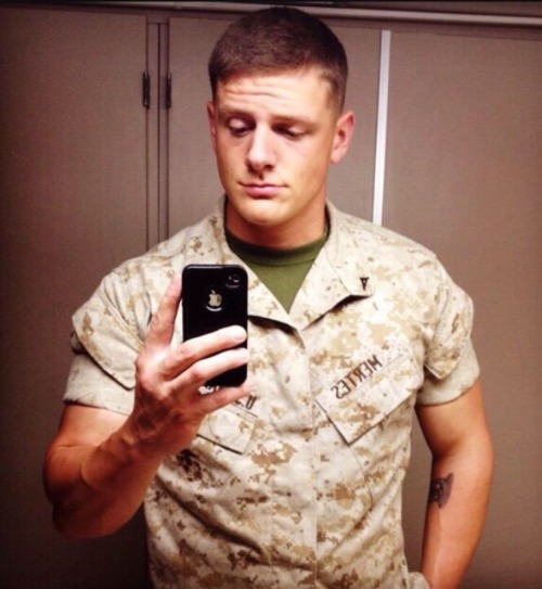 8plusthick:  I love military men especially US MC THE BEST SEMPER FIDELIS . AMEN AMEN DICO VOBIS.