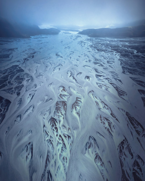 Porn 389:   Iceland from the clouds, Sarfraz Durrani photos