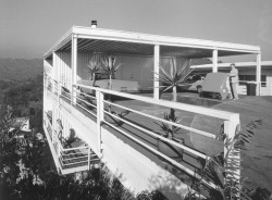 wmud: pierre koenig - gantert house, 6431 la punta drive, los angeles, california, 1983