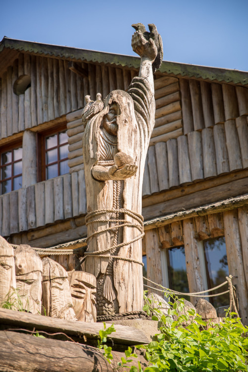 lamus-dworski:Wooden sculptures in “Galindia”, Iznota, Poland.Photos © Szymon Gryko.