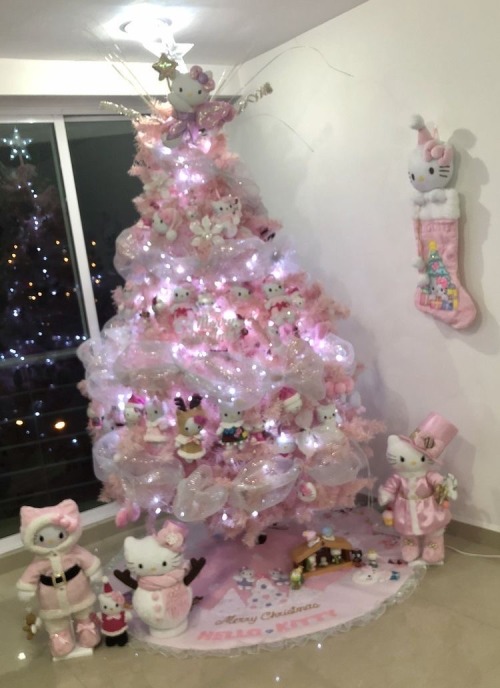 Oh To Have A Hello Kitty Christmas Tree