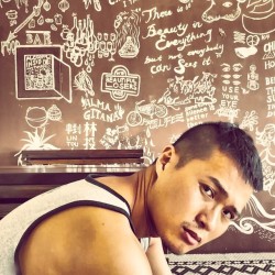 chinesemale:  誰要找我拍人像！？哈哈