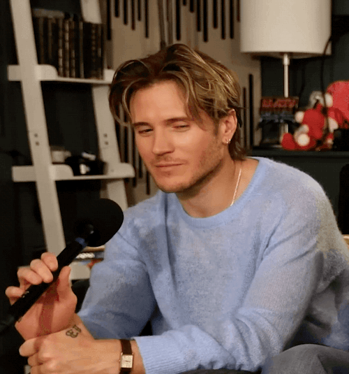 Dougie Poynter In McFly Vs Busted: The Ultimate Battle Of The Bands Video (x)