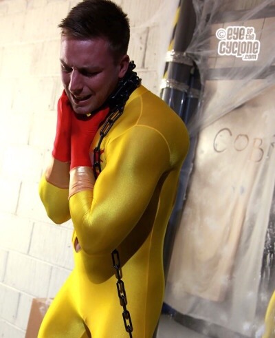 lycladuk:  2,500 followers, all getting off with me on the sleek skintight sexiness of lycra spandex