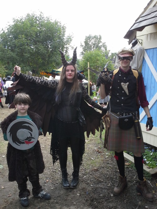 Saw a lot more costumes this year at Ren Fest! And everyone was so splendid and nice! If you re