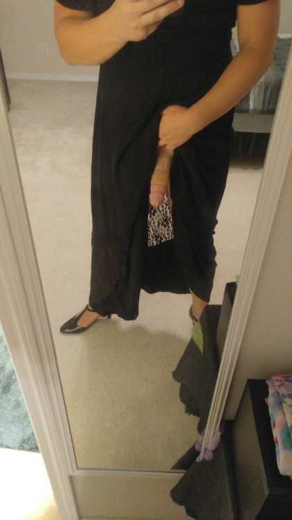 Always love a nice flowing dress and strappy heels. Makes my cock hard in a second.