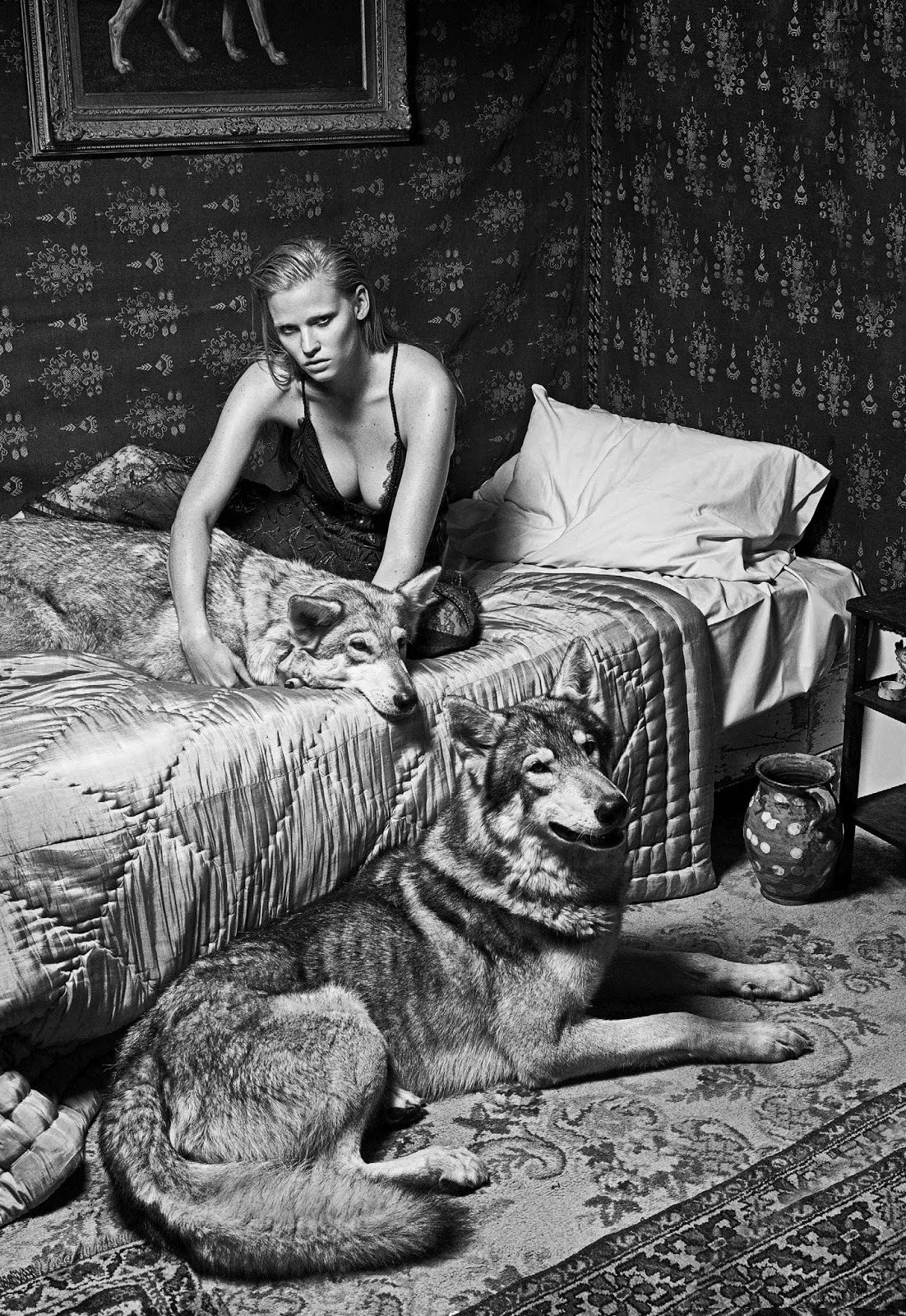 amy-ambrosio:  Lara Stone in ” The wolf in her” by Mario Sorrenti for Uk Vogue,