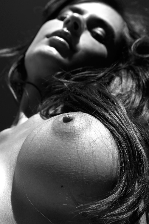 love-erotic-pics-love:  http://love-erotic-pics-love.tumblr.com/