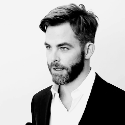 hairygingerman:  bearded Chris Pine