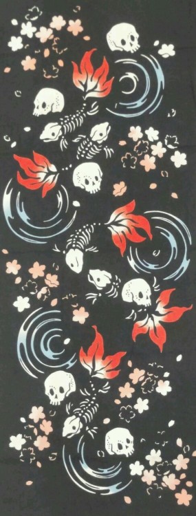 twenty1-grams:  Tenugui Japanese Fabric ‘Skulls and Goldfish by kyotocollection on Etsy  I want this for a hawaiian shirt