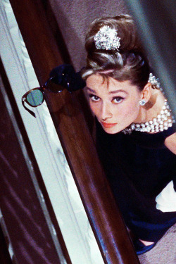 vintagegal:  Audrey Hepburn in Breakfast