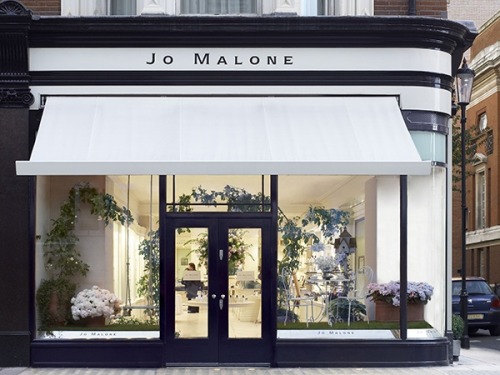 {Monday Mix - Jo Malone’s Sloane Street shop windows are beautiful and eye-catching displays! Someti