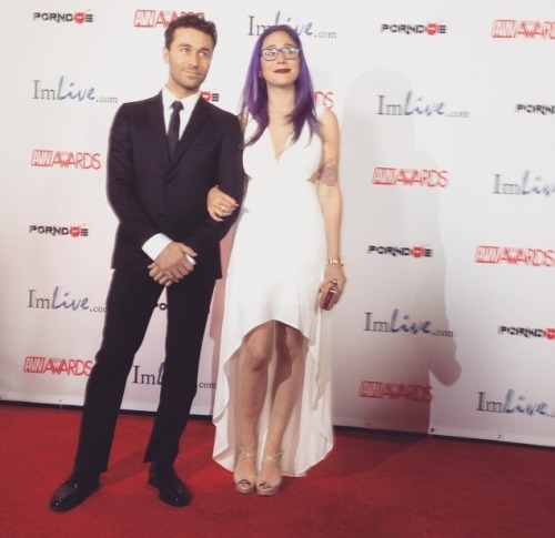 gabydunn:  Squad.   Omg is that the bisexual girl from buzz feed?