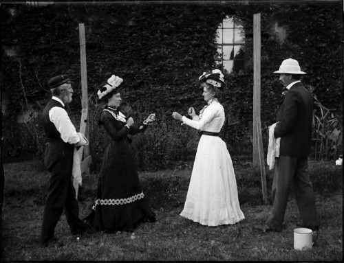  Two women boxing, ca. 1900