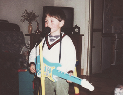 dailyonedirection:     Someone told me the smile on my face gets bigger when I play the guitar.    