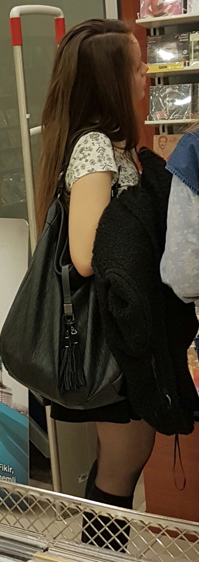 voyeurtrky:  what would you do to this babe?