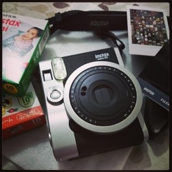 Love love love!!!! Since I love taking photos!!! Thank you so much hon @macgeenow !!! #instax #neoclassic