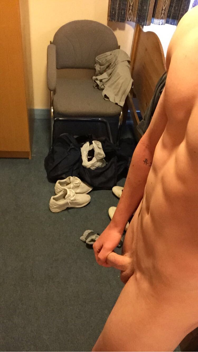 exposedsnapbois:  Footballer 