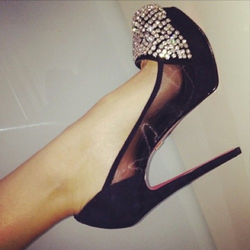sexiiheels: @kabushoes #heels #highheels #highheel #instaheels #shoelovers #platformheels #blackhigh