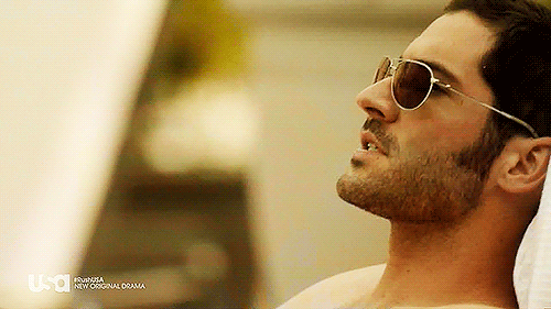 beanthazar:  Dr. Rush “chillin” by the pool （▼へ▼メ） 