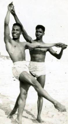 muffdiver:  kawaiinchesters:  really old vintage photos of homosexual couples  See the rest, they’re all amazing. 