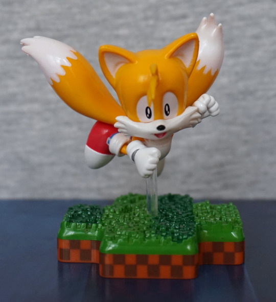 totaku tails