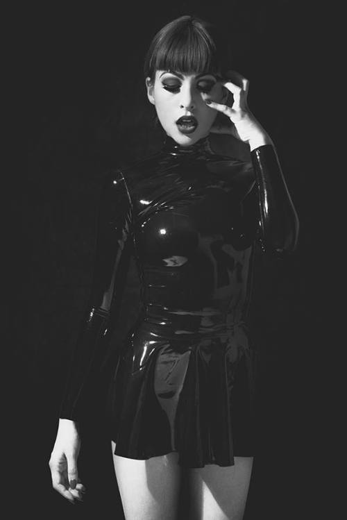 gothicmon:  Lux Lacheln 