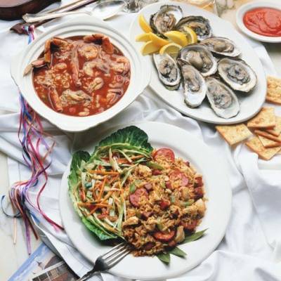 whirlofacurl:  estrella-fuego:  just-call-me-vendetta:  souljunkee:  aunaturale4life:  cmd80337:  Louisiana Cajun/Creole food Ca c’est tres bon!  MY CHILDHOOD! I LIVE FOR THIS FOOD ESPECIALLY SOME CRAWFISH  NOLA is calling me…  My city…my state…nowhere