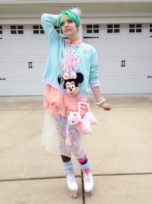 mahouprince:  your friendly neighborhood space prince stopping in for a visit~~! I’m totally feeling this coord today !!