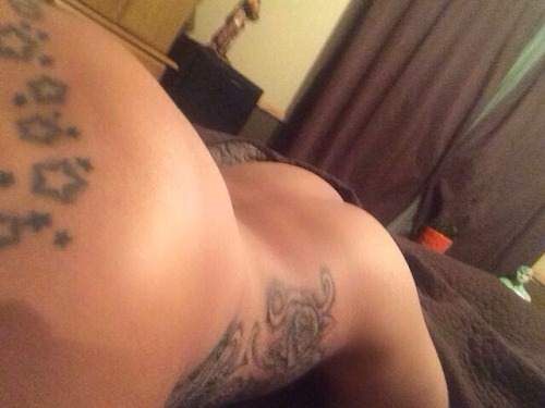 tensixteen1016:  Photo set of submissions from i-datgoodshit-love.tumblr.com Follow Me For More Gay Porn  Pretty hole