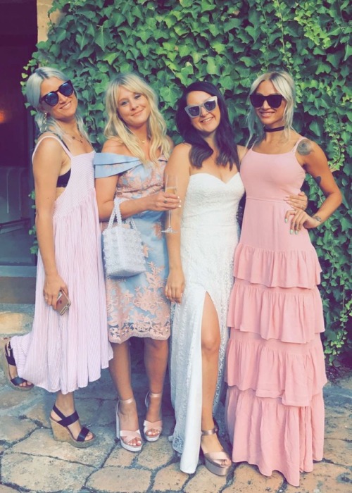thehappycampbells:sept. 16th: Sam Campbell with Eve Lee, Holly Jones, and Lou Teasdale via snapchat 