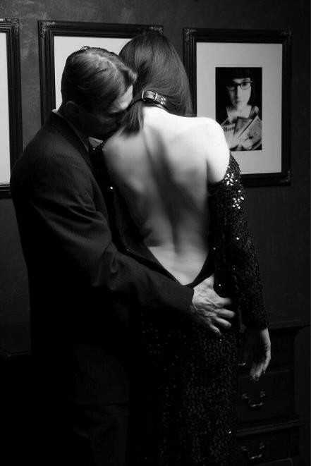 lady-b-good:  Her collar stands out… he unzips her dress breathes heavily into