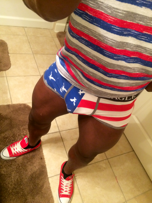 hesoexclusiv:  tastyblkman:  DeAngelo  SEXY