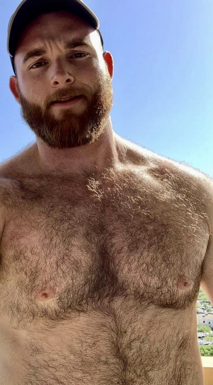 hairyobsessionss:https://hairyobsessionss.tumblr.com/Hairy Furry Men