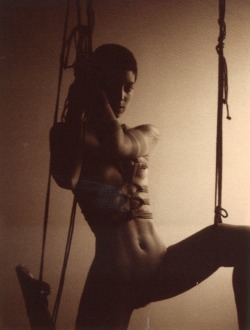 camdamage:  awesome shooting today with Brunoroids, featuring some self rope/suspension on a chocolate polaroid ❤