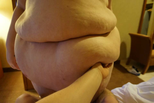 femme-fat-ale:  Grab.
