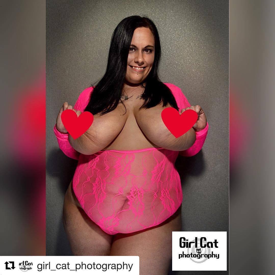 Be sure to check out  @girl_cat_photography Curves is the word! ・・・ Sometimes